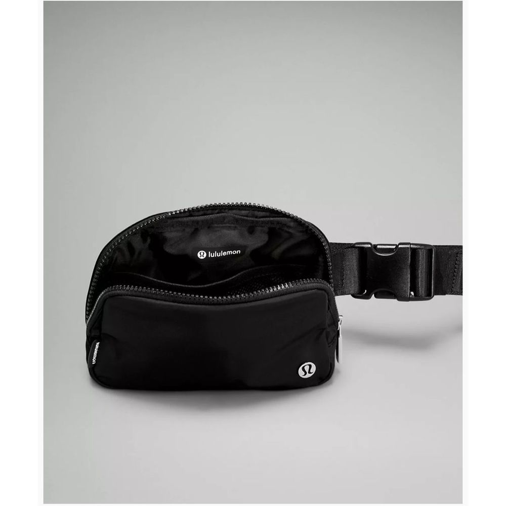 NWT Lululemon Everywhere Black Belt Bag
Sold Out Online - Picture 4 of 11